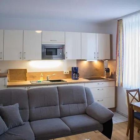 Im Haus Brandenburg * Goehren (Ruegen)